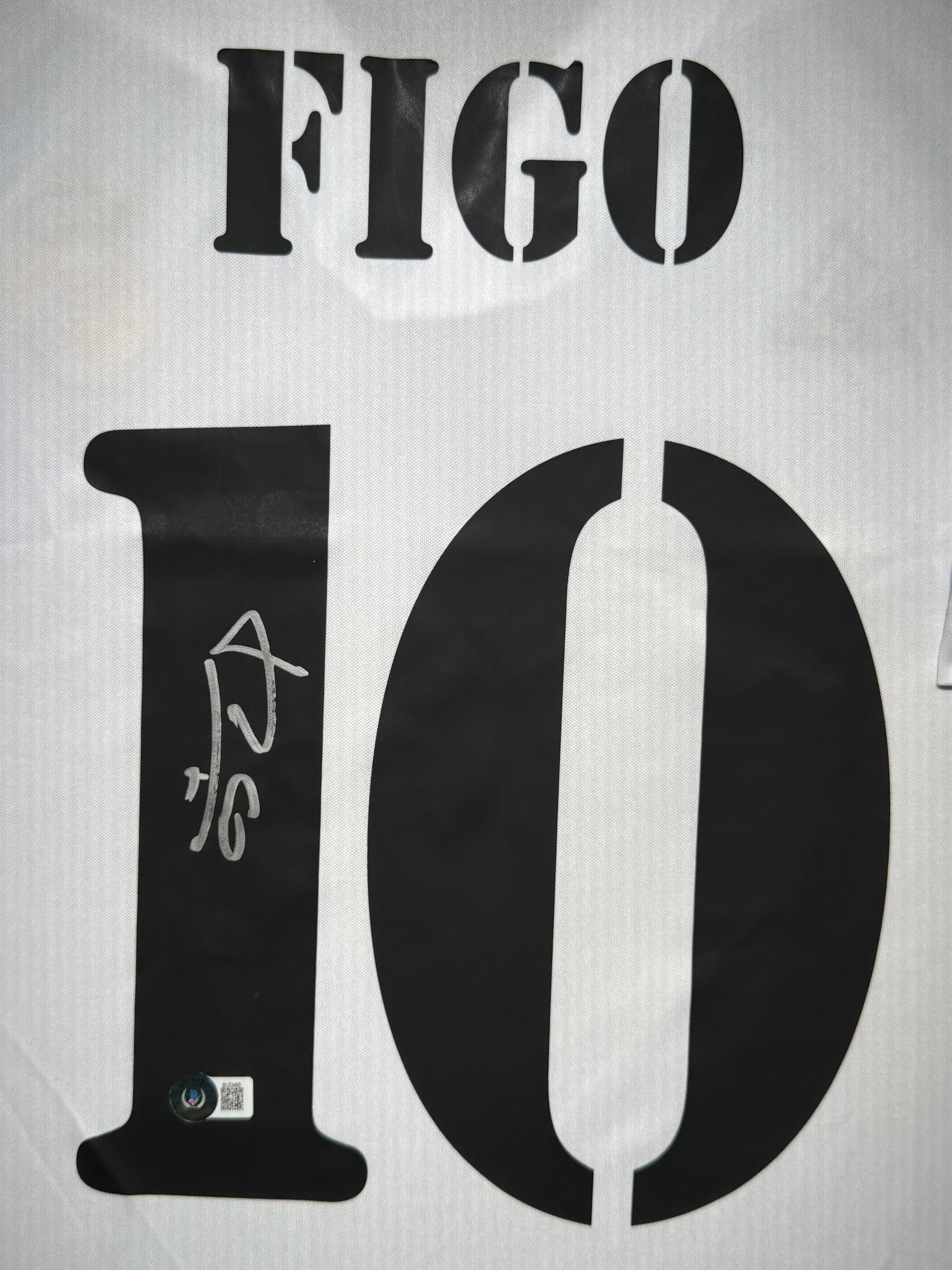 Maillot Domicile Real Madrid CF 2003-04  signe par Luis Figo Certifie par Beckett authentic-signatures