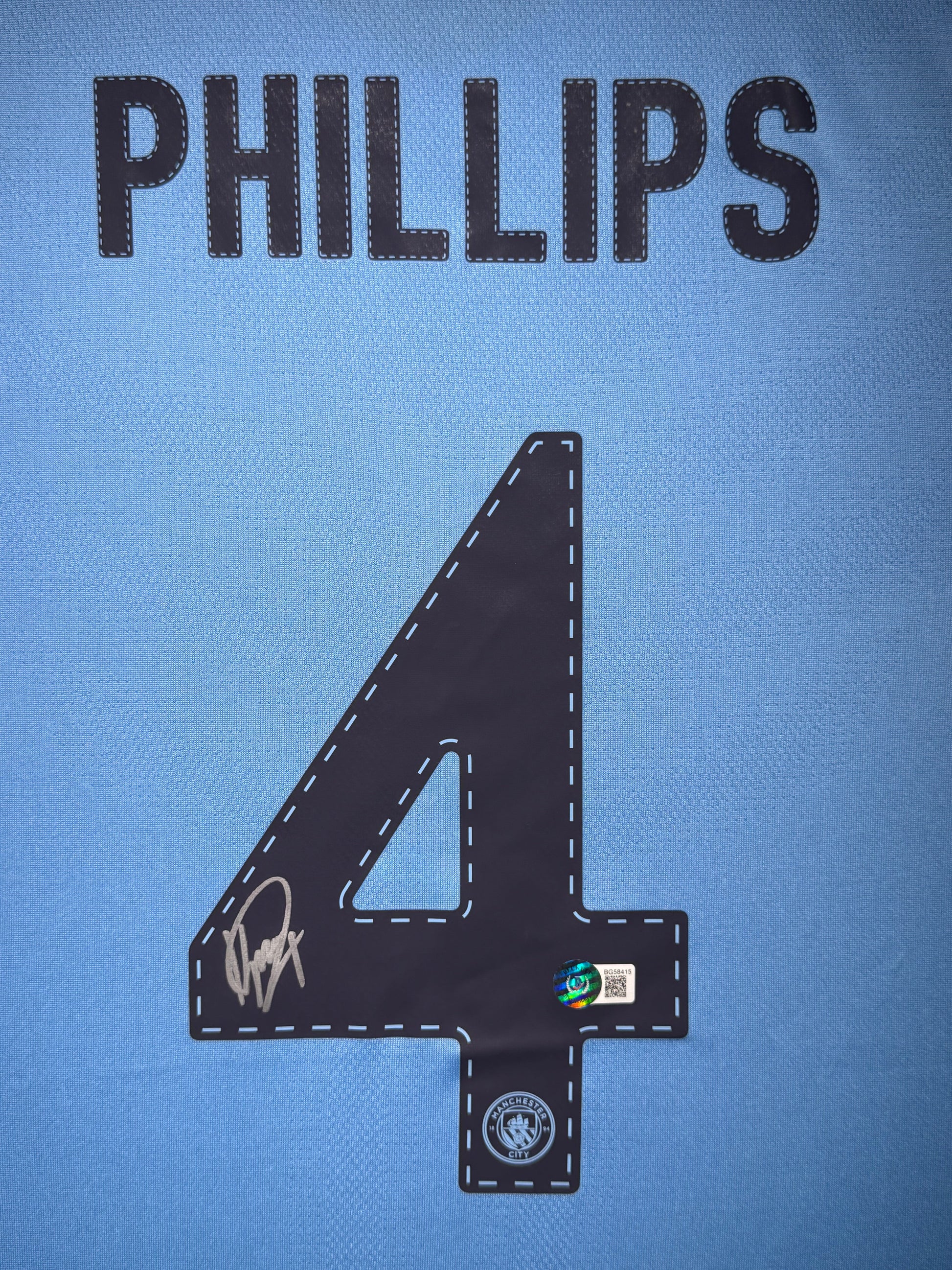 Maillot Domicile signe par Kalvin Phillips Manchester City FC 2022-23 Certifie par Beckett authentic-signatures