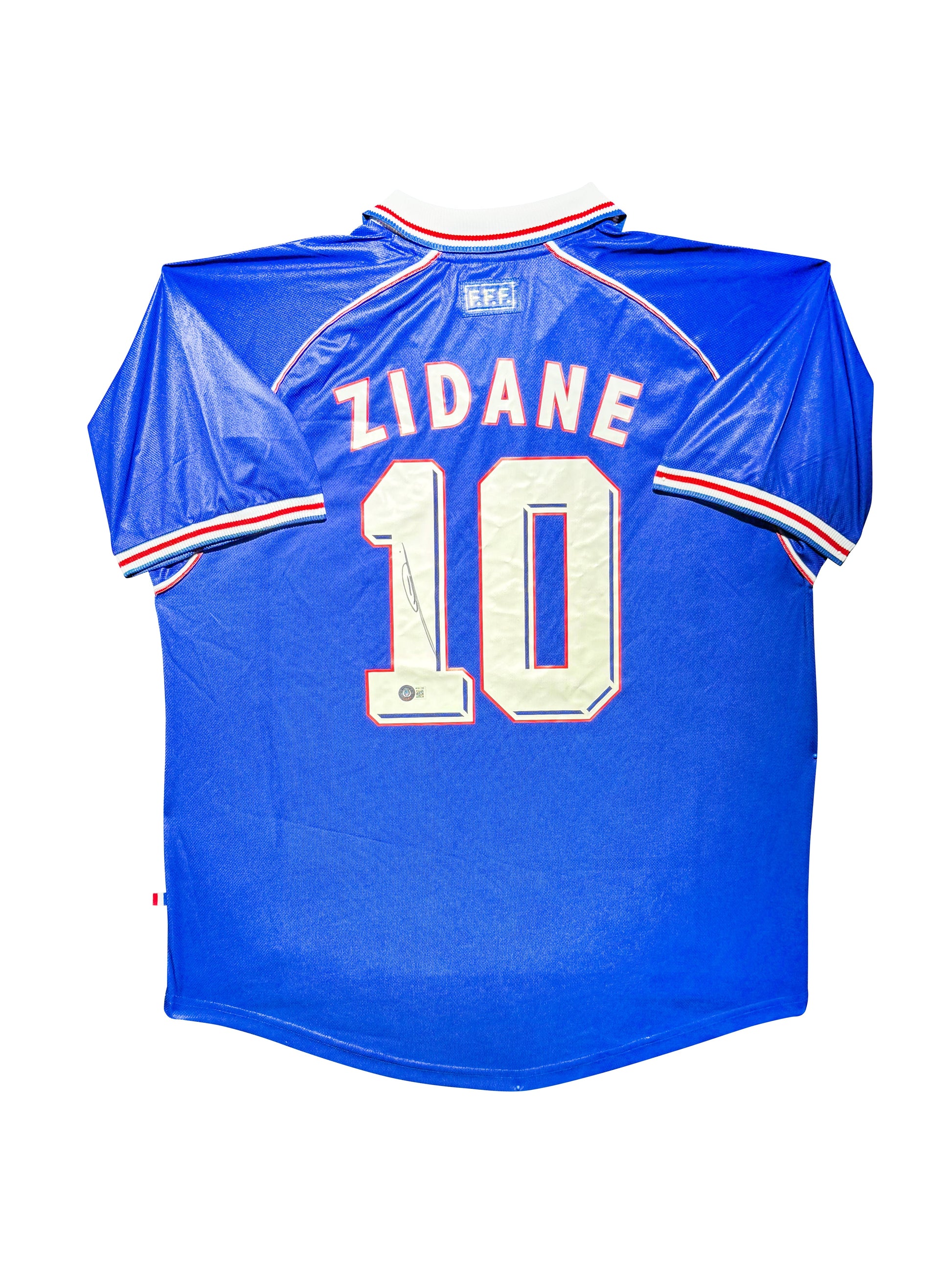 Maillot Domicile Equipe de France Edition Coupe du Monde 1998 signe par Zinedine Zidane et certifie par Beckett authentic-signatures
