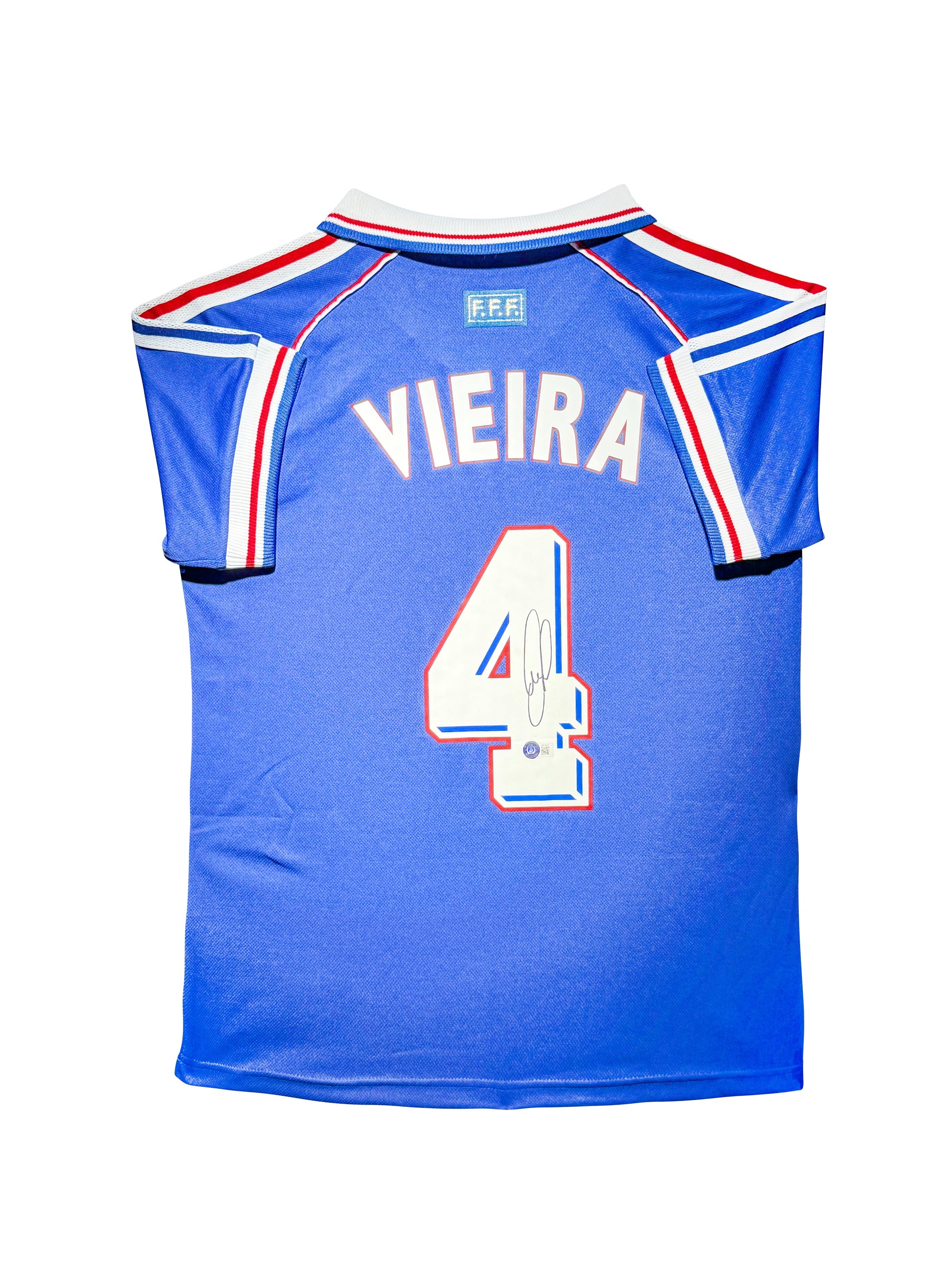 Maillot Domicile Equipe de France Edition Coupe du Monde 1998 signe par Patrick Vieira et certifie par Beckett authentic-signatures