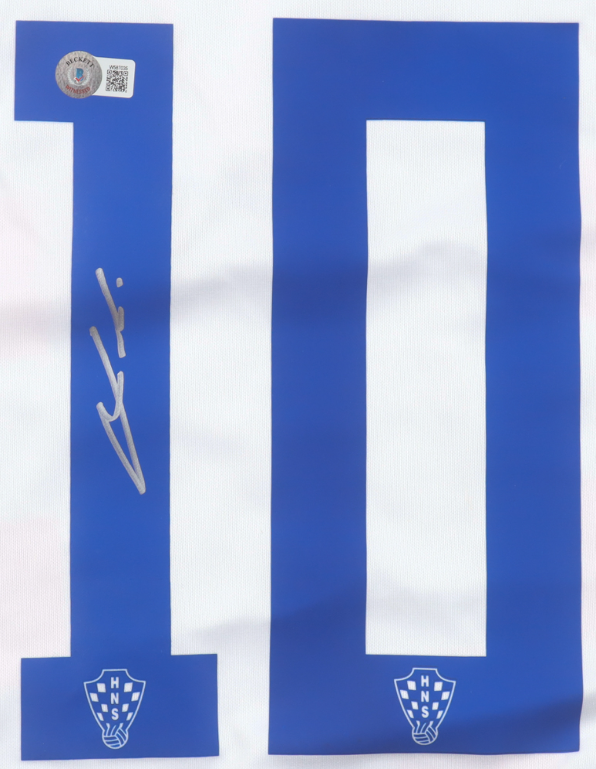 Maillot Domicile Edition Coupe du Monde 2022 Equipe de Croatie signe par Luka Modric et Certifie par Beckett authentic-signatures